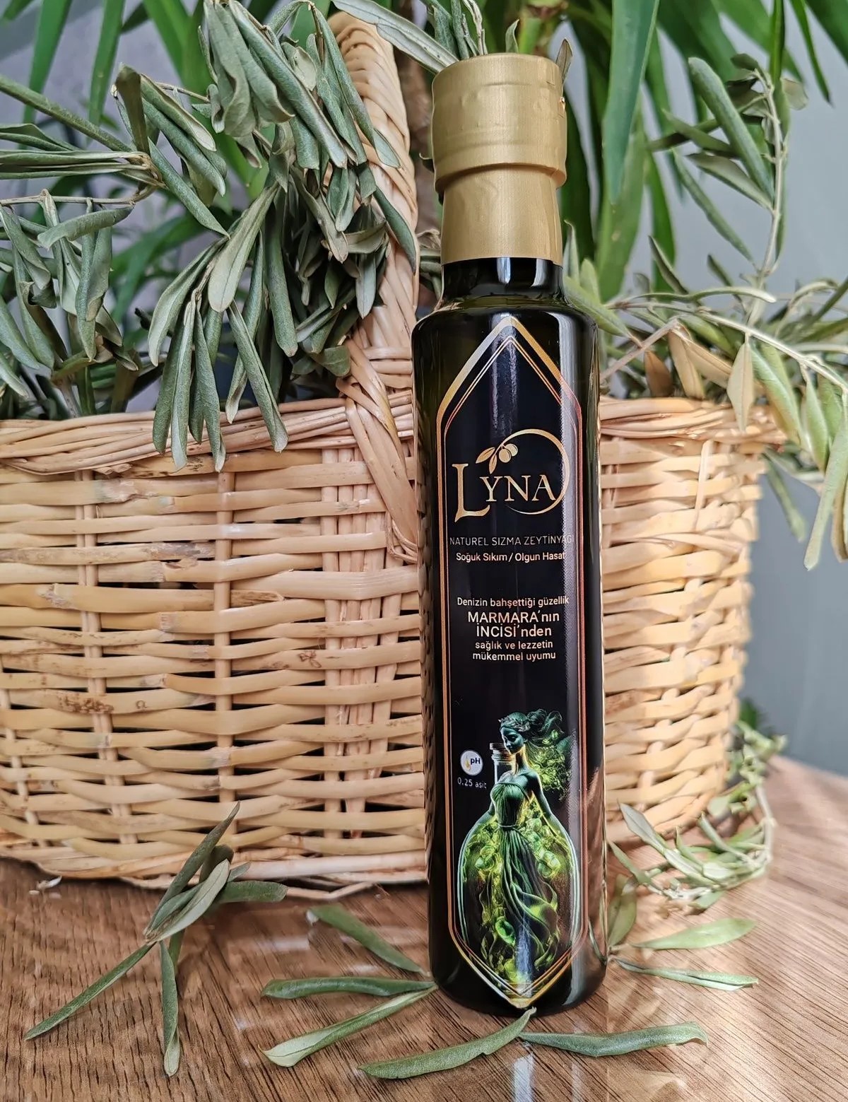 Set 2-4'lü Set (KOLONYA-MUM-SABUN-ZEYTİNYAĞI)-->[100 ml Kolonya Ve 250 ml Zeytinyağı İle]