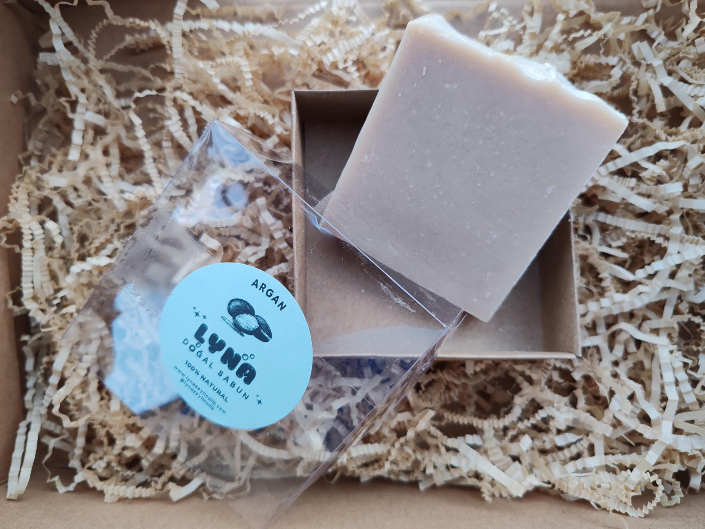 LYNA Argan Katı Sabunu  SAÇ-CİLT YENİLEYİCİ  90-100 gr