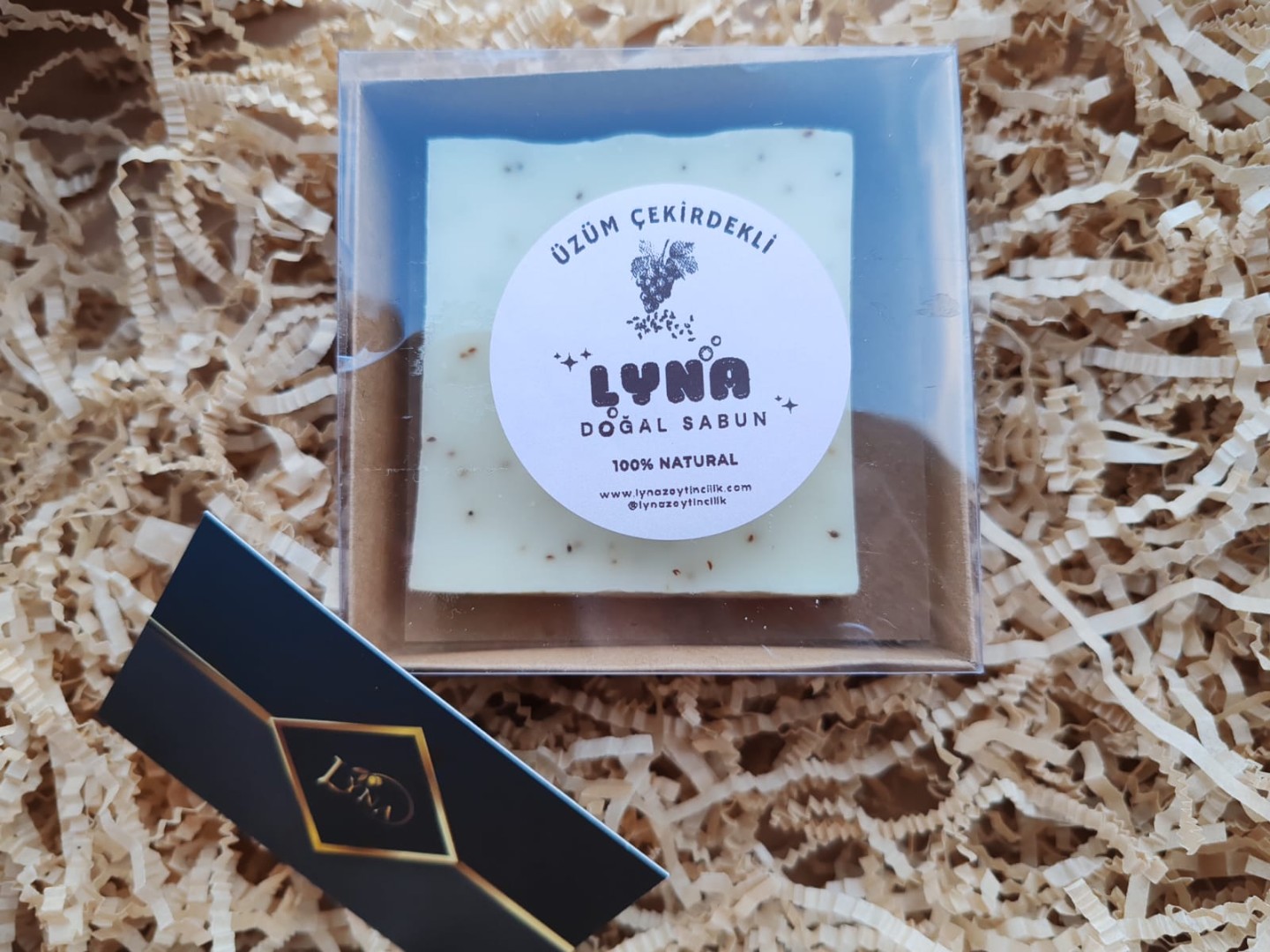 LYNA Üzüm Çekirdeği Katı Sabunu - DOĞAL KOLAJEN İÇEREN SABUN 90-100gr 